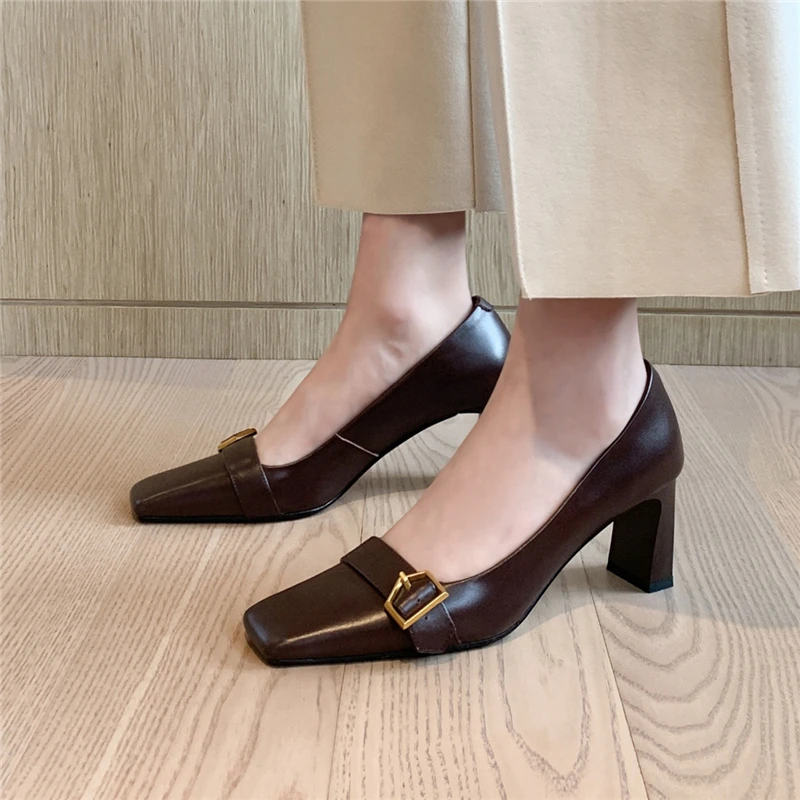 

VERCONAS Basic Women Pumps Metal Buckle Shallow Thick Heels Shoes Woman Genuine Leather Office Lady Pumps Spring Fashion Concise