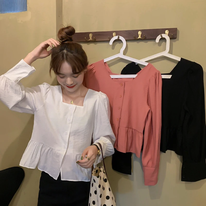 

KUSAHIKI Square Collar Short Blouse Women Puff Sleeve Sweet Shirt 2021 Spring New Cuasal Single Breasted Blusas Top 6F102