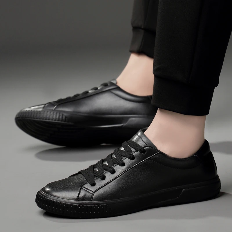 Мужская обувь белая повседневная из натуральной кожи на осень и зиму мокасины