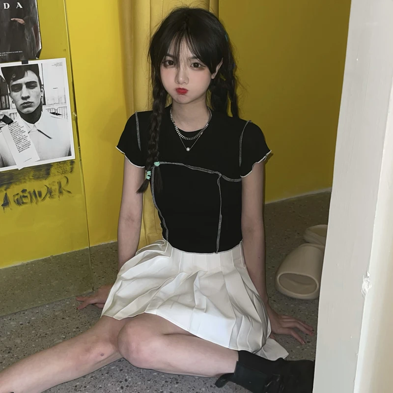 

Short Hot Girl Top for Women Summer 2021 New Instafamous Design Sense Slim Fit Slimming Easy Matching Clothes Ins Fashion