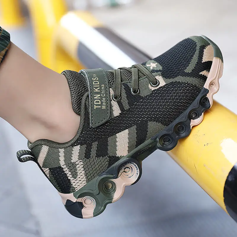 

2021 Spring and autumn new men's shoes sports shoes lightweight breathable mesh casual shoes