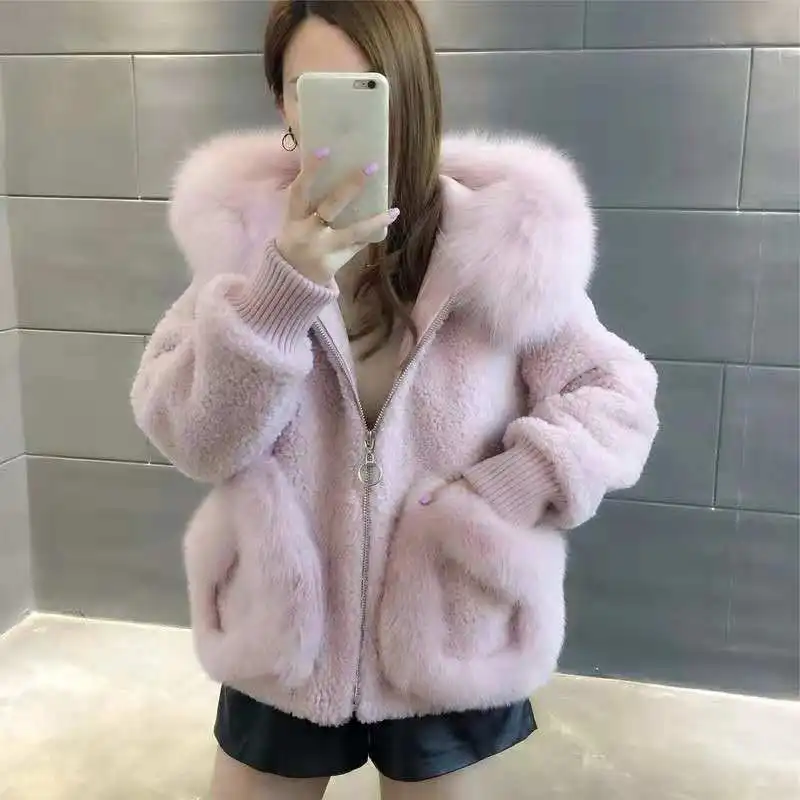 

Faux Fur Pocket Winter Jacket for Women 2020 New Arrival Pink Fur Hooded Warm Fashion Coat Short Zipper Outwear