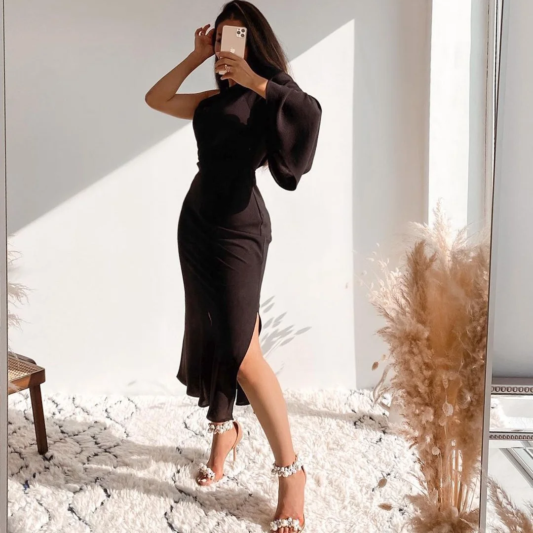 

Женское асимметричное платье JUNWU, Черное длинное платье из эластичной ткани с разрезом на бедрах, рукавами-фонариками и открытой спиной на л...