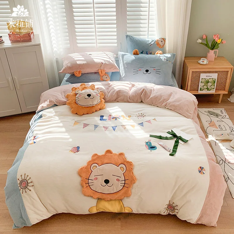 

Cute little lion cartoon milk velvet four-piece set embroidered winter coral velvet sheets set of children's bedding