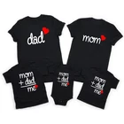 Одинаковые наряды для семьи, одежда для отца, дочери, сына, футболка с надписью Mom and Me, одежда для мамы и ребенка, наряды для отца и ребенка