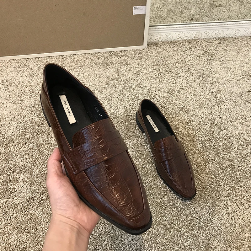 Женские туфли оксфорды с крокодиловым узором классические кожаные на плоской