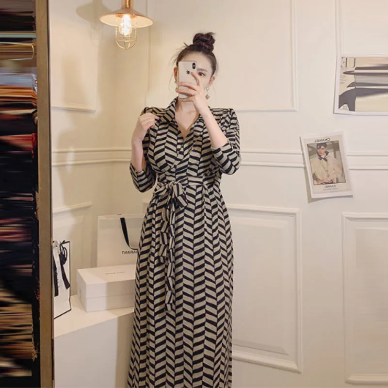 Vestidos de oficina coreanos para mujer, vestido largo elegante Vintage con cuello en V y manga de tres cuartos, estampado a cuadros, novedad de verano de 2021