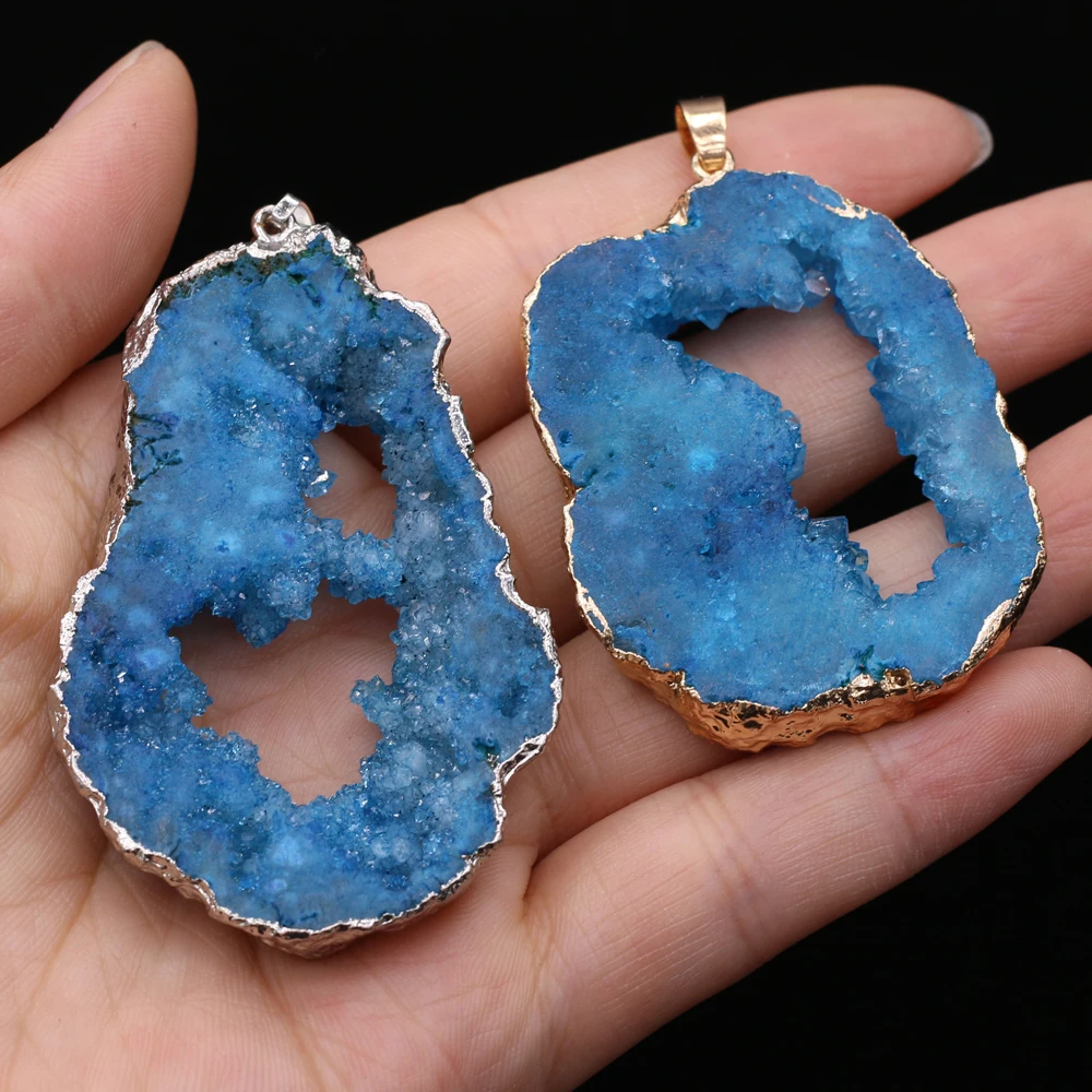 

Natural Stone Semi-precious Stone Irregular Shape Blue Crystal Bud with Gilt Edge Pendant-specifications 40x30x6mm-50x30x6mm
