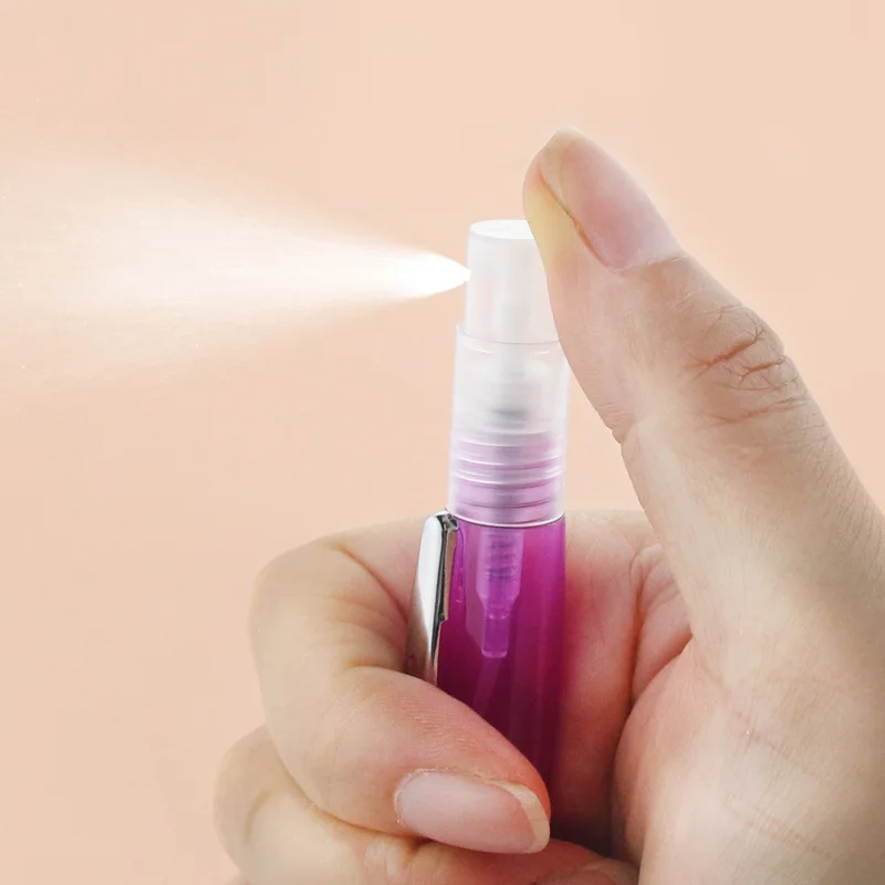 

1000pcs Mini Sprayer Disinfection Pen Metal Clip Empty Tube Refillable Perfume Hand Sanitizer Sterilizing Spray Pens W0113