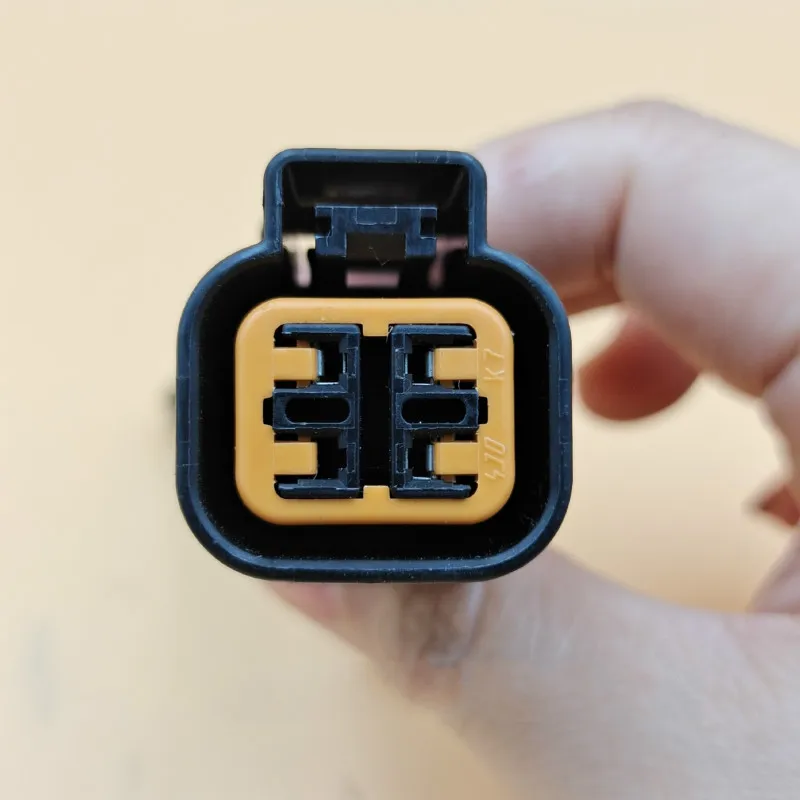 

4Pin Car headlamp assembly daytime running lamp plug connector with wire for Hyundai MISTRA / Sonata / Elantra