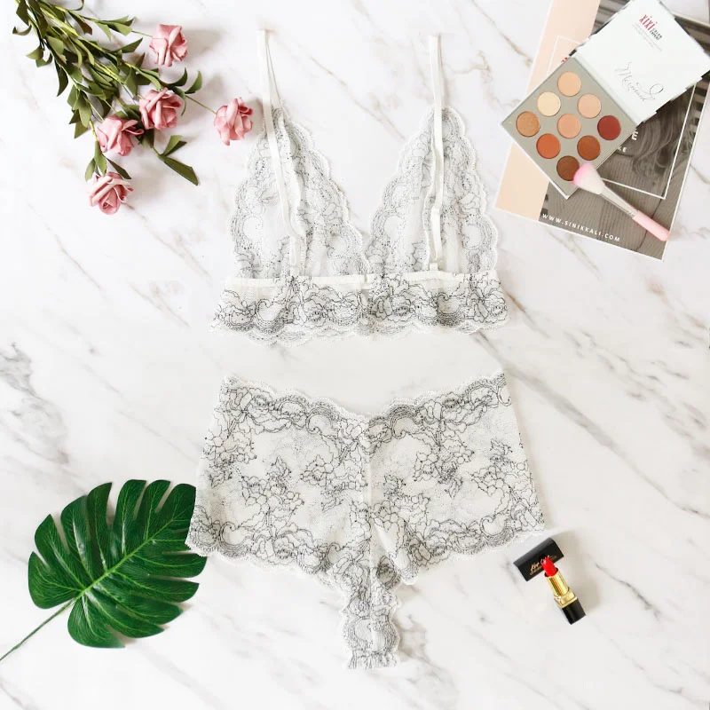 

See-Through Bra And T Panty Set Three-Point Sexy Temptation Ladies Underwear Two-Piece Suit Perspective Female Women Bielizna