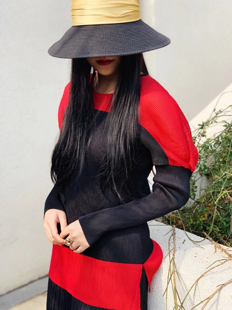 

New Miyake Fold Color Contrast Splicing Long Sleeve T-shirt Bottoming Slim Large Size Loose Woman