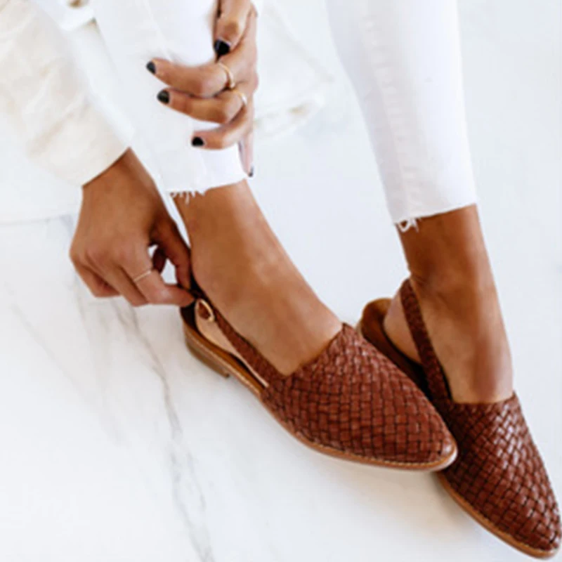 Женские босоножки с острым носком Женская обувь на плоской подошве ремешком