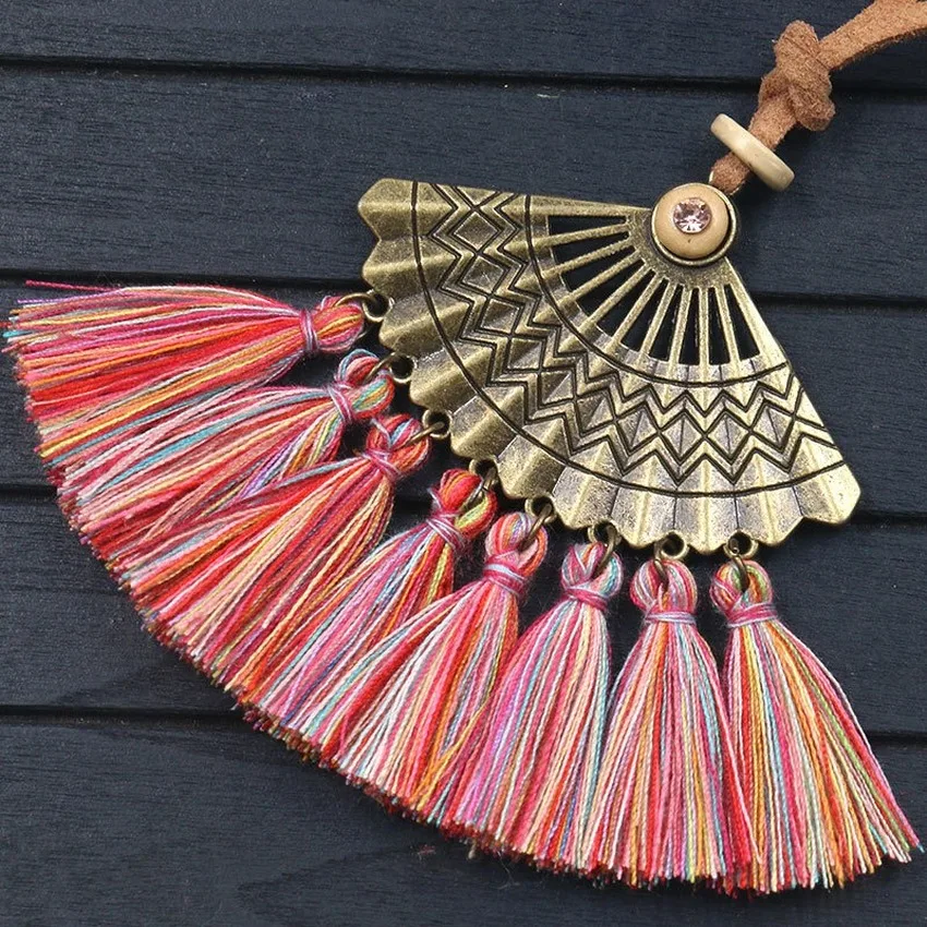 

Euro-American New Fashion Retro Women's Long Necklace Pendant Fan-shaped Alloy Sweater Chain Accessories