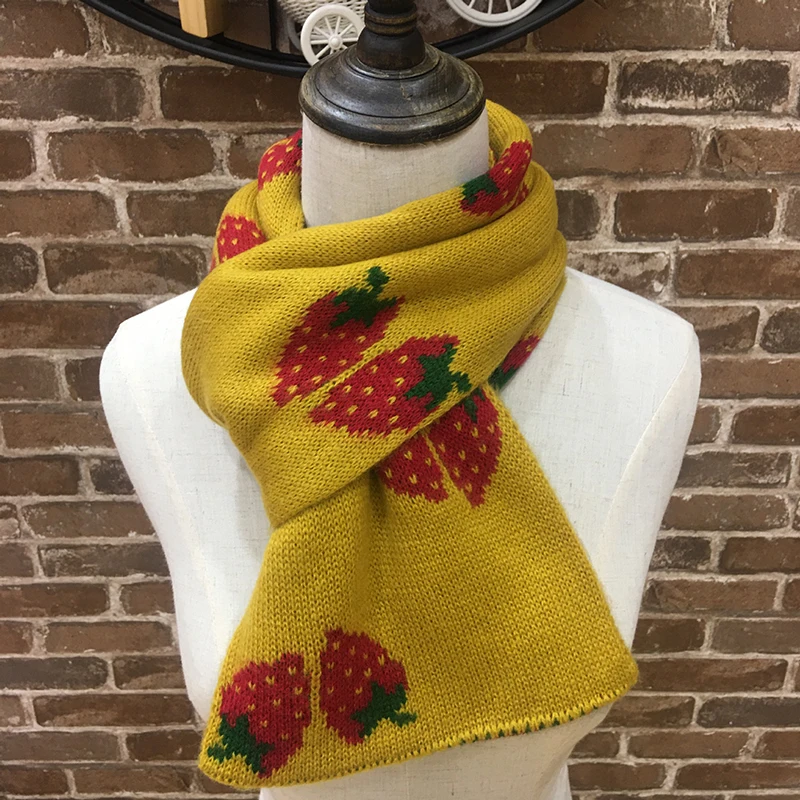 

Korean autumn and winter new arrival scarf men and women couple long big soft outdoor scarf warm Strawberry print outdoor shawl