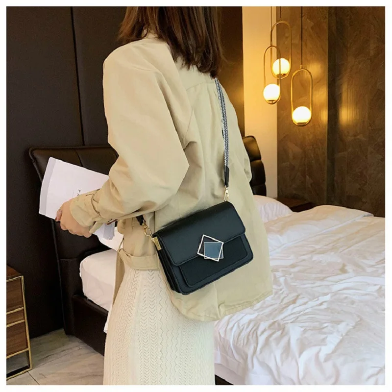 

2021 Luxury Leather Female Simple Small Crossbody Bag Single Shoulder Wide Strap Special Lock Handbags Designer