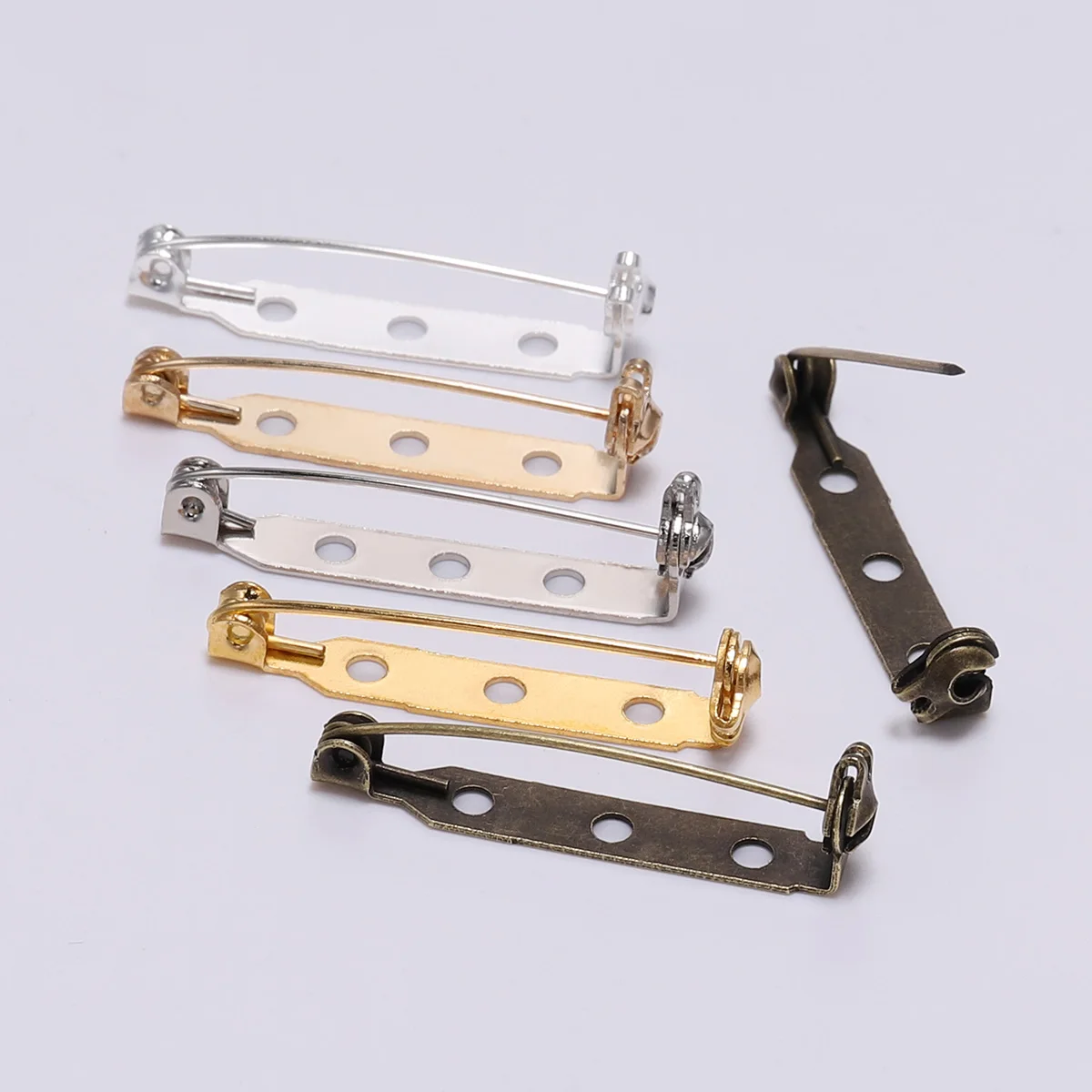 Пластиковая брошка для ювелирных изделий 20/25/32 мм 20 шт