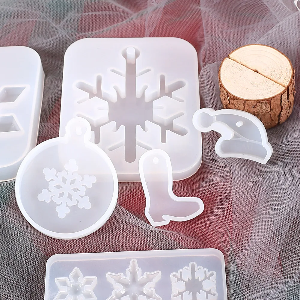 

Christmas Pendants Pendants Crystal Drop Mold Diy Snowflake Christmas Tree Bell Deer Snowman Hat Silicone Mold Wholesale