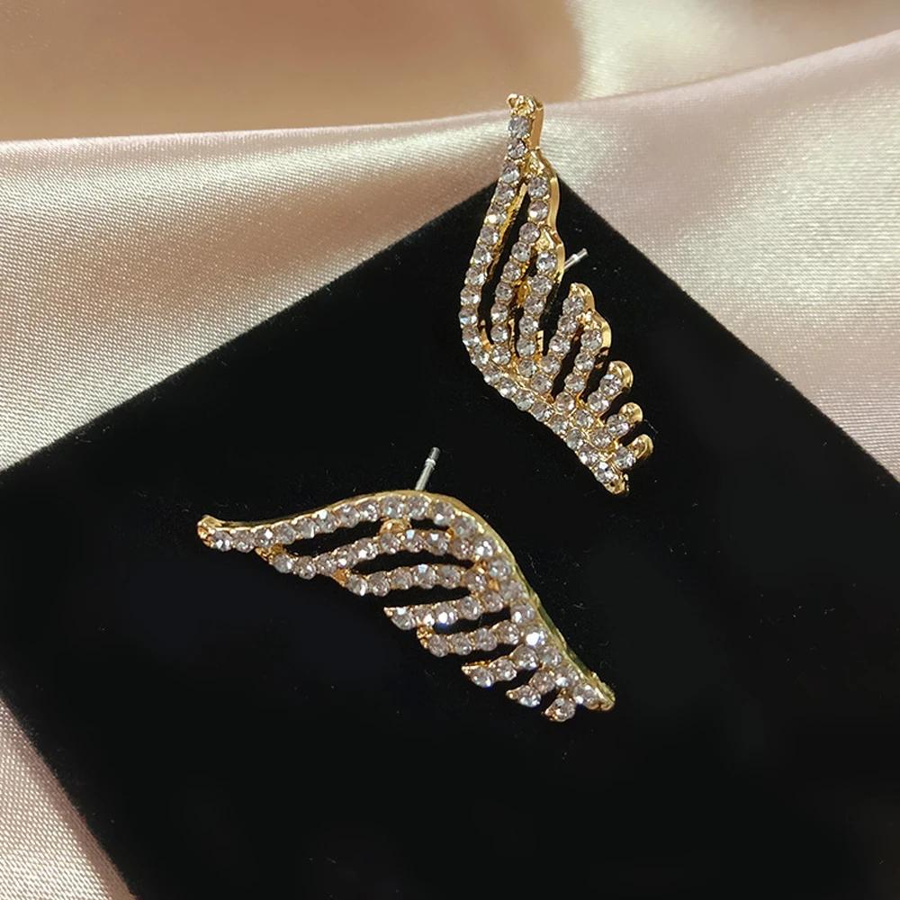 

New Gothic Temperament Earrings Han Edition Personality Contracted Joker Butterfly Wings Stud Earrings Ins Wind Fairy Eardrop
