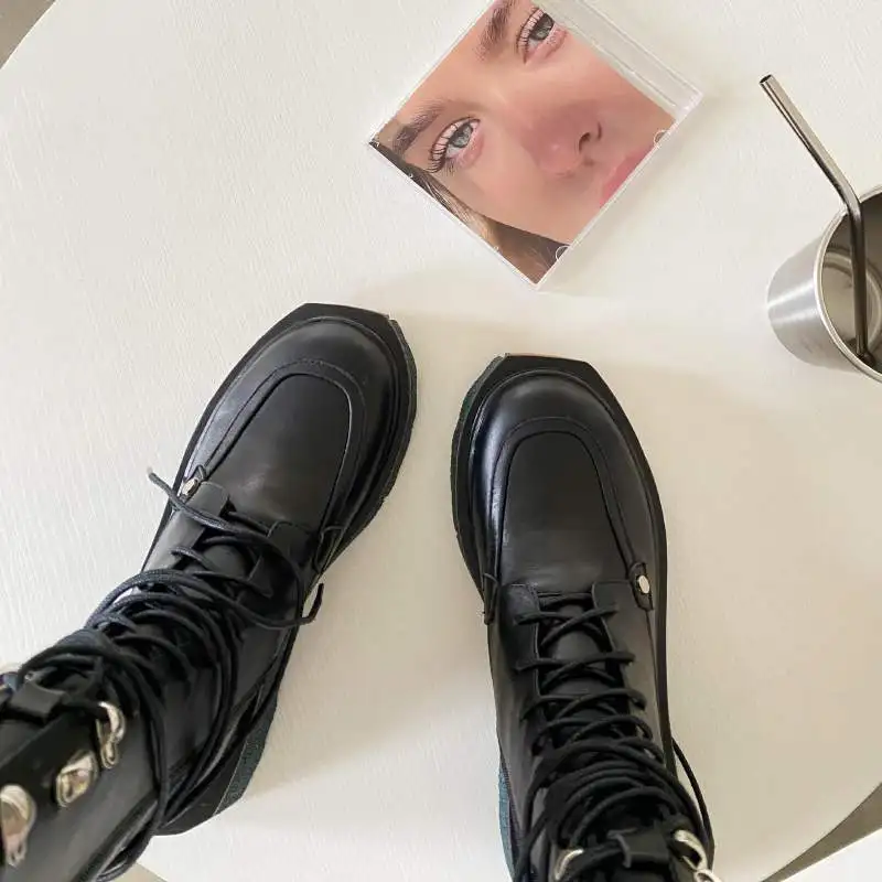 Harga Sepatu Bot Sepeda Motor Ujung Bulat Kulit Asli Panci Krazing Sepatu Pertengahan Betis Punk Paku Keling Logam Inggris Antik Hak Sedang
