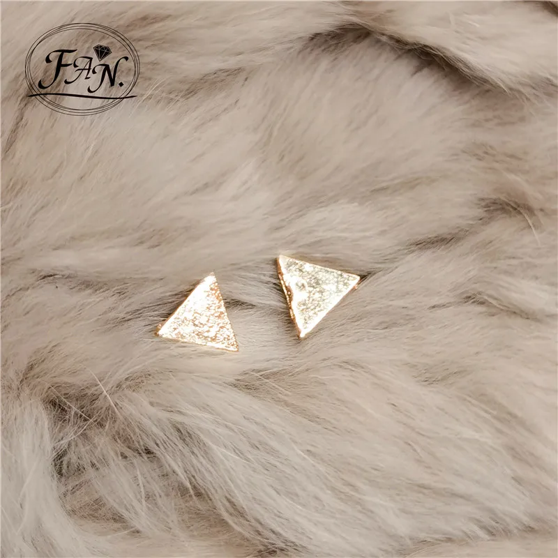 

2021 Trend Final Sale Office Lady Like Golden Color and Silver Colour Triangle Shape Fashion Style Stud Earrings for Girl Women