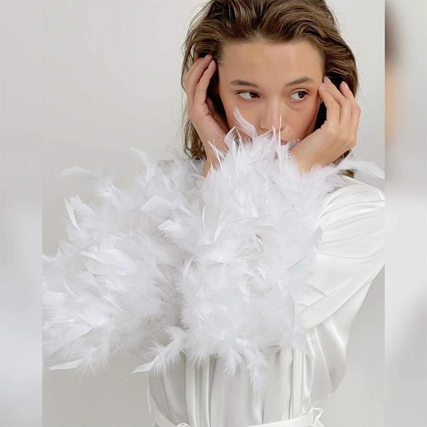 Hiloc Flare Sleeves Feather Robes With Fur White Wedding Sexy Robes Women Dresses Satin Bathrobe Female Sleepwear Fashion 2022