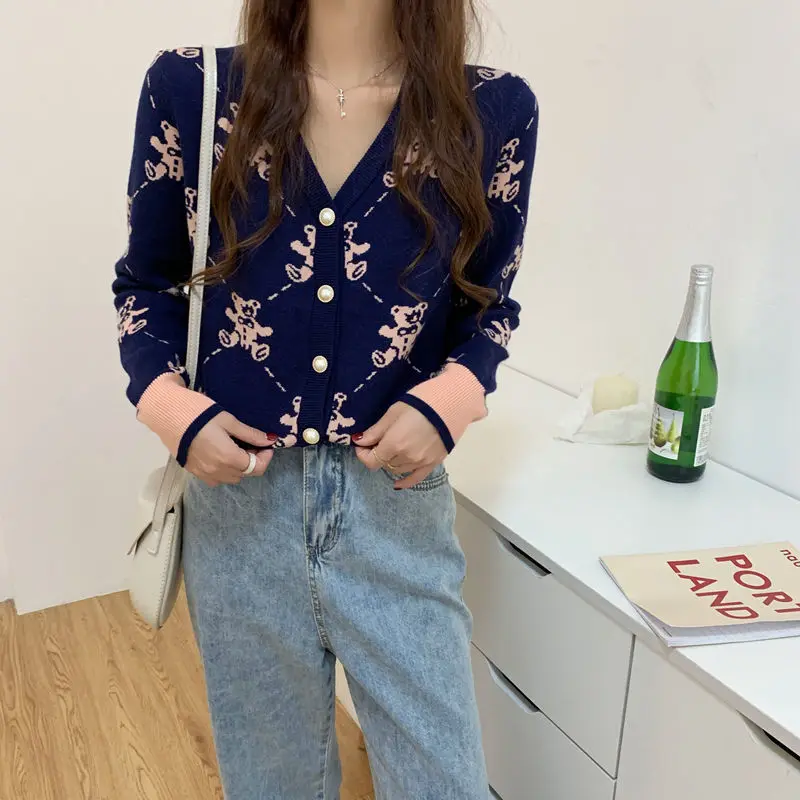 

Retro Jacquard Embroidery Cartoon Bear Sweater Cardigan Women Autumn and Winter Short High Waist V-neck Jacket Tide