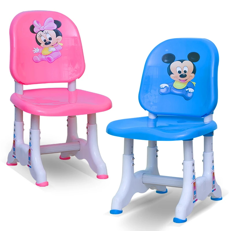 Детские письменные столы и стулья могут поднимать учеников начальной школы