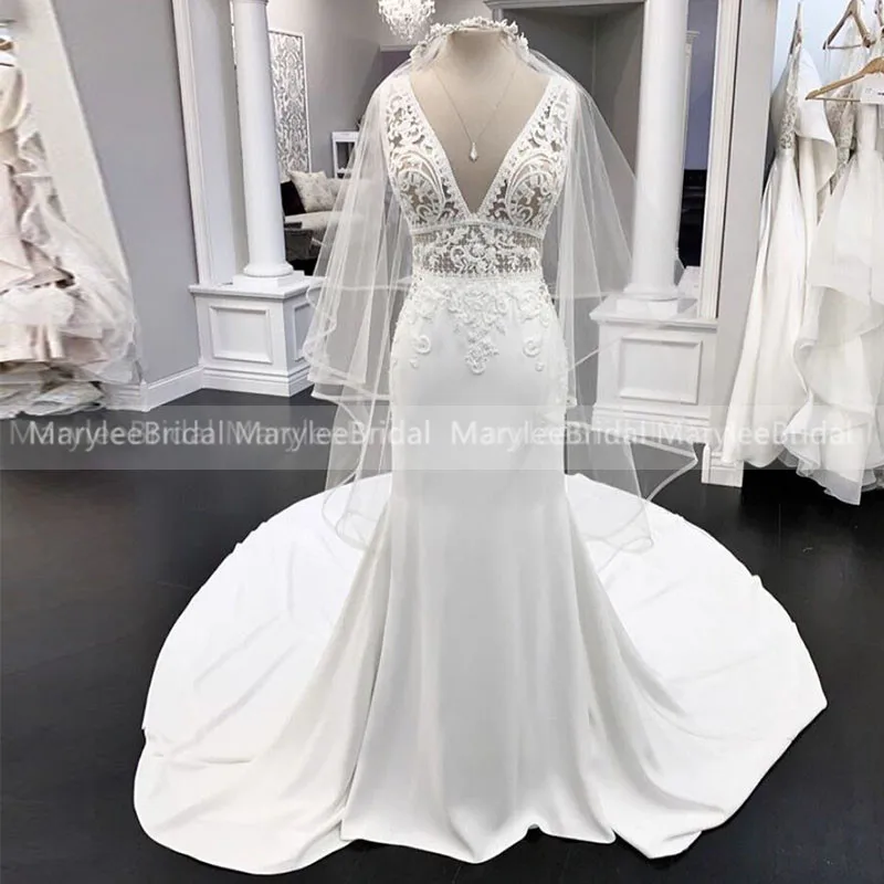 

Charming V-Neck White Wedding Dresses Sleeveless Illusion Lace Appliques Mermaid Plus Size Bridal Gown Chapel Train robe mariage