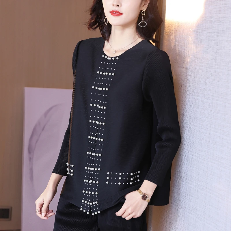 

Plus Size Tops Spring For Women 45-75kg 2021 New Stretch Miyake Pleated Fashion Beading Nine Quarter Sleeve Loose Red Top