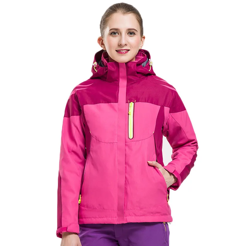 Женская двухслойная куртка с капюшоном зимняя спортивная для походов лыж охоты