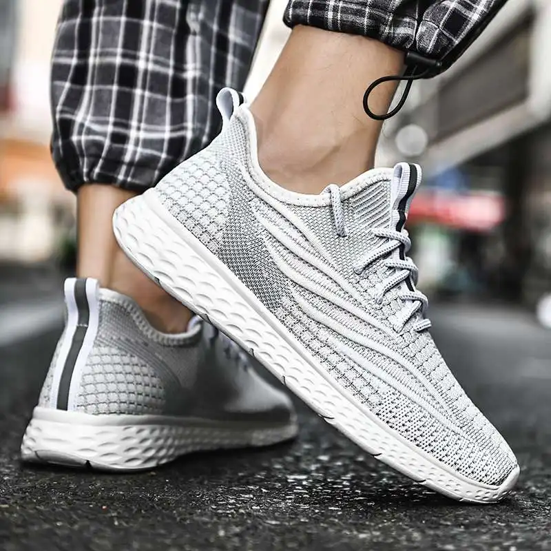 

Мужские кроссовки для бега, черные или серые сетчатые дышащие кроссовки на шнуровке, повседневная обувь для прогулок, большой размер 38-48, му...