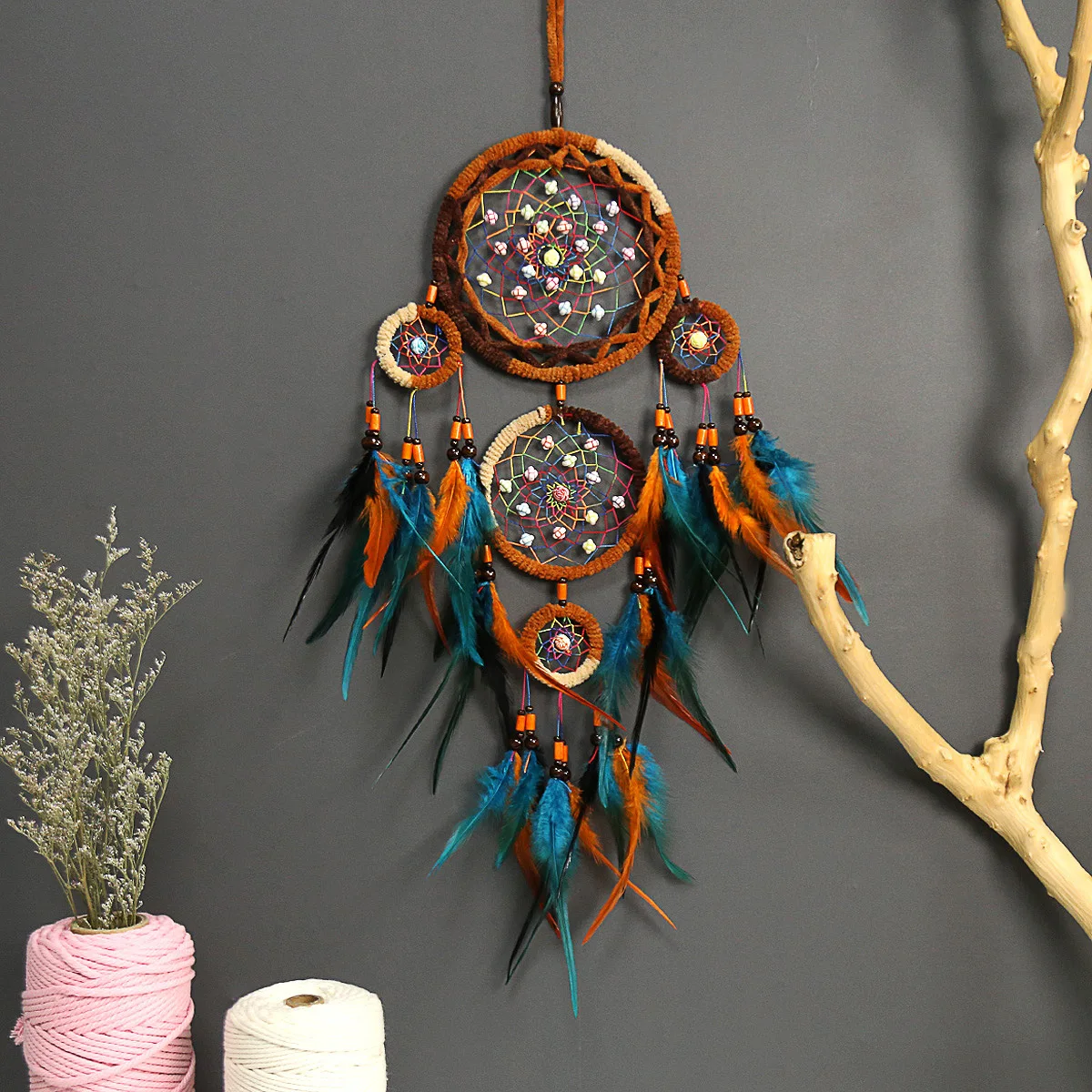 

Indian Wolf Dream Catcher with Brown Feathers Dreamcatcher Bead Beautiful Home Hanging Decoration Fashion Handmade Ornament Gift