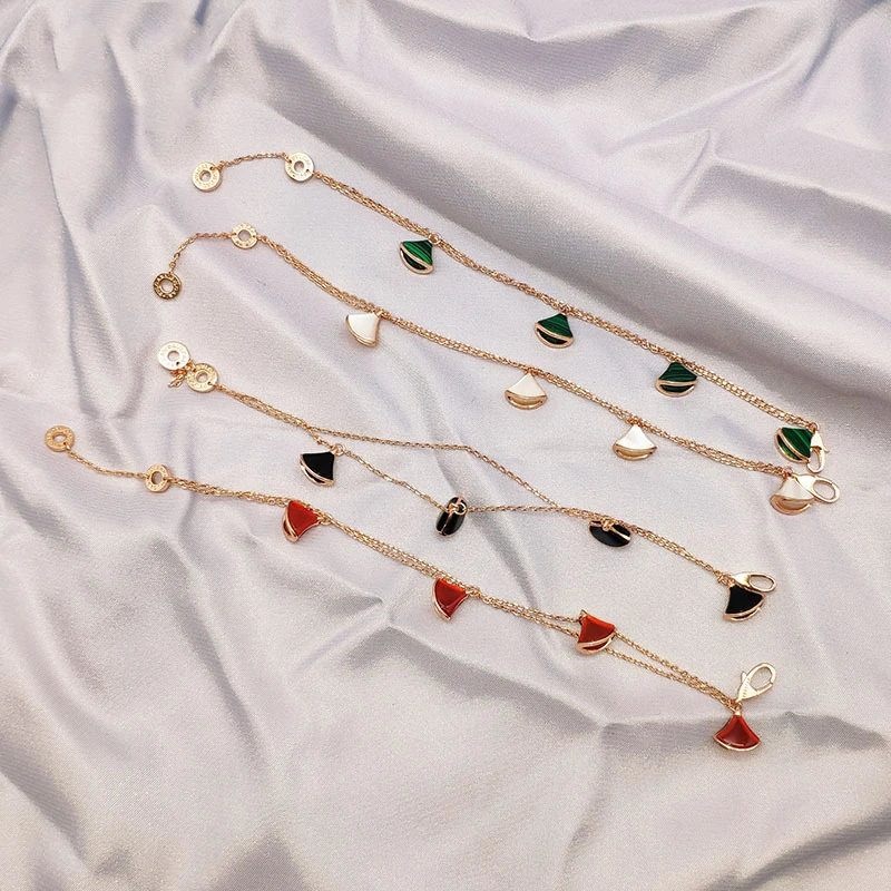 

Original Brand Fine Four Fan-Shaped Skirt Pendants Making Lady Sexy Jewelry Dubai Jewelry Making Bracelet DropShipping Logo 1:1