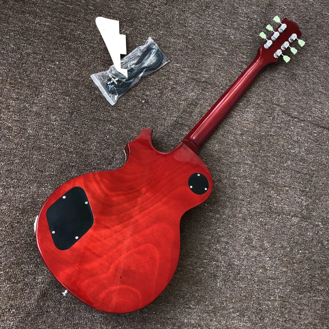 

high quality honey burst electric guitar with 6 strings, rosewood fingerboard , chrome hardware guitar , all colors are avalible