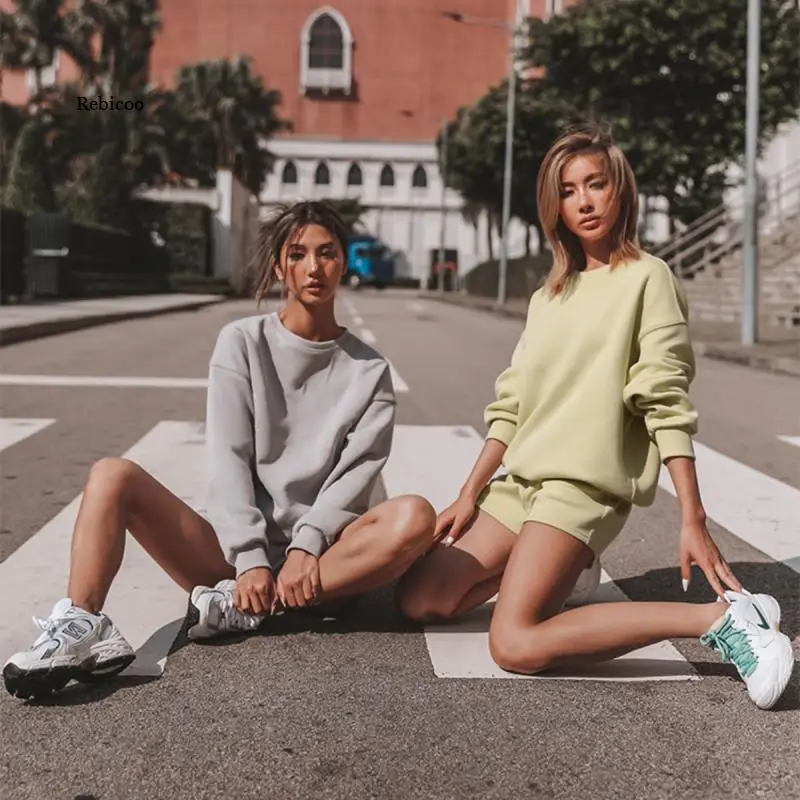 

2021 European and American Summer New Women's Fashion Casual Solid Color Shorts Round Neck Sweater Suit Two-Piece Female