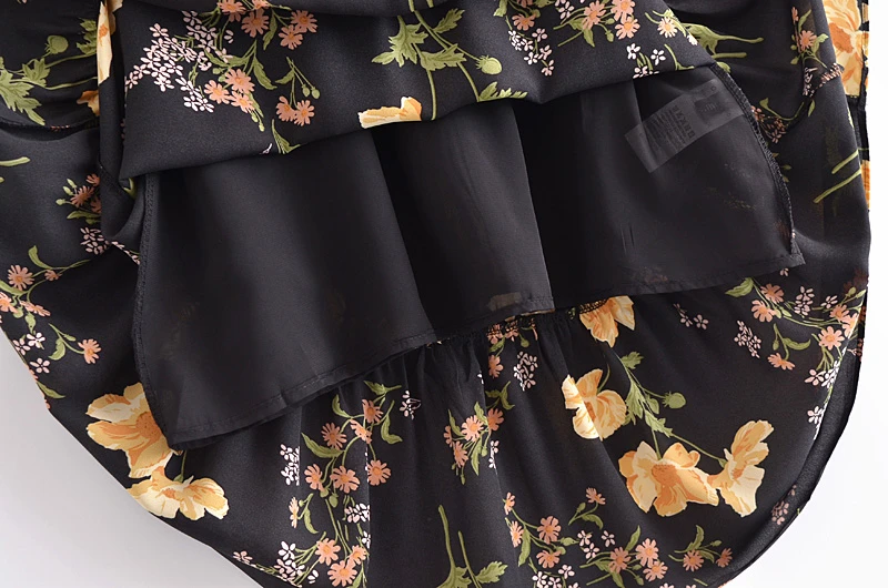 

Splend Moda 2021 Summer New Spaghetti Strap Vintage Floral Print Folds V-Neck Ruffle A-Line Women Dress Lace-Up Vestido