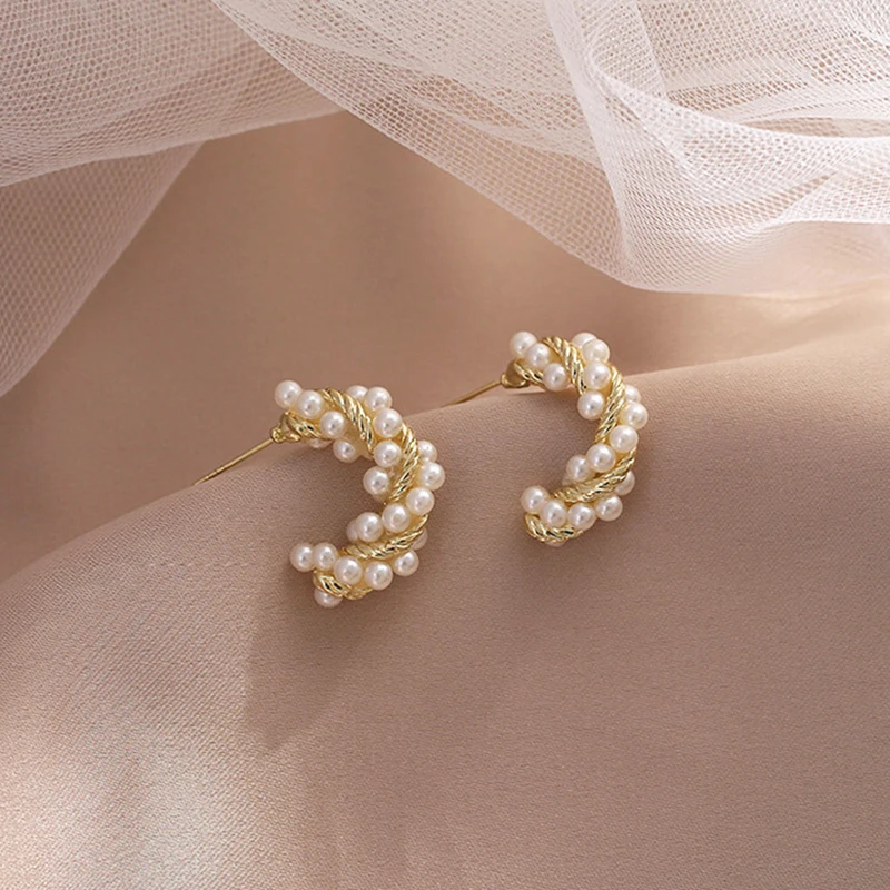 

Vintage Exquisite Pearl C Hoop Earrings for Women Top Designer Luxury High Quality Jewelry S925 Needle Wedding Party Banquet