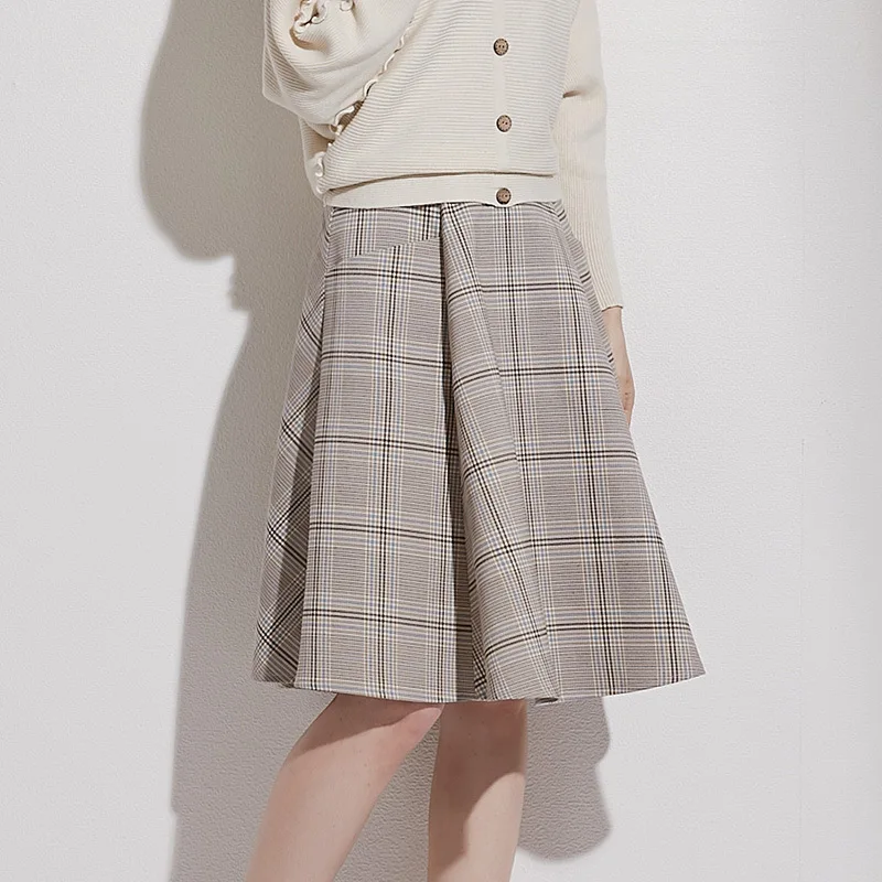 

Fall 2021 new temperament commuter in skirt plaid skirts