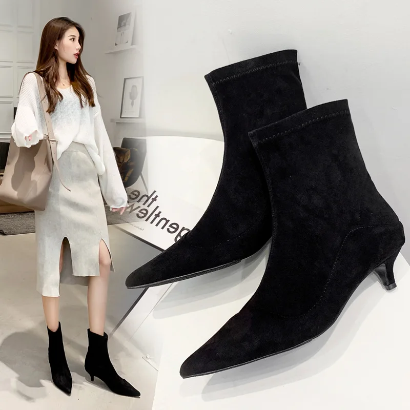 Женские ботинки Челси из флока и кожи растягивающиеся короткие носки с острым