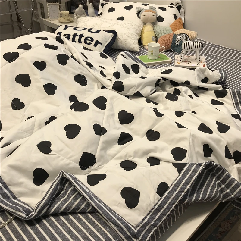 

Bixin Black Heart Earrings for Girls Simple Single Double Summer Quilt Summer Thin Duvet Airable Cover Four-Piece Set