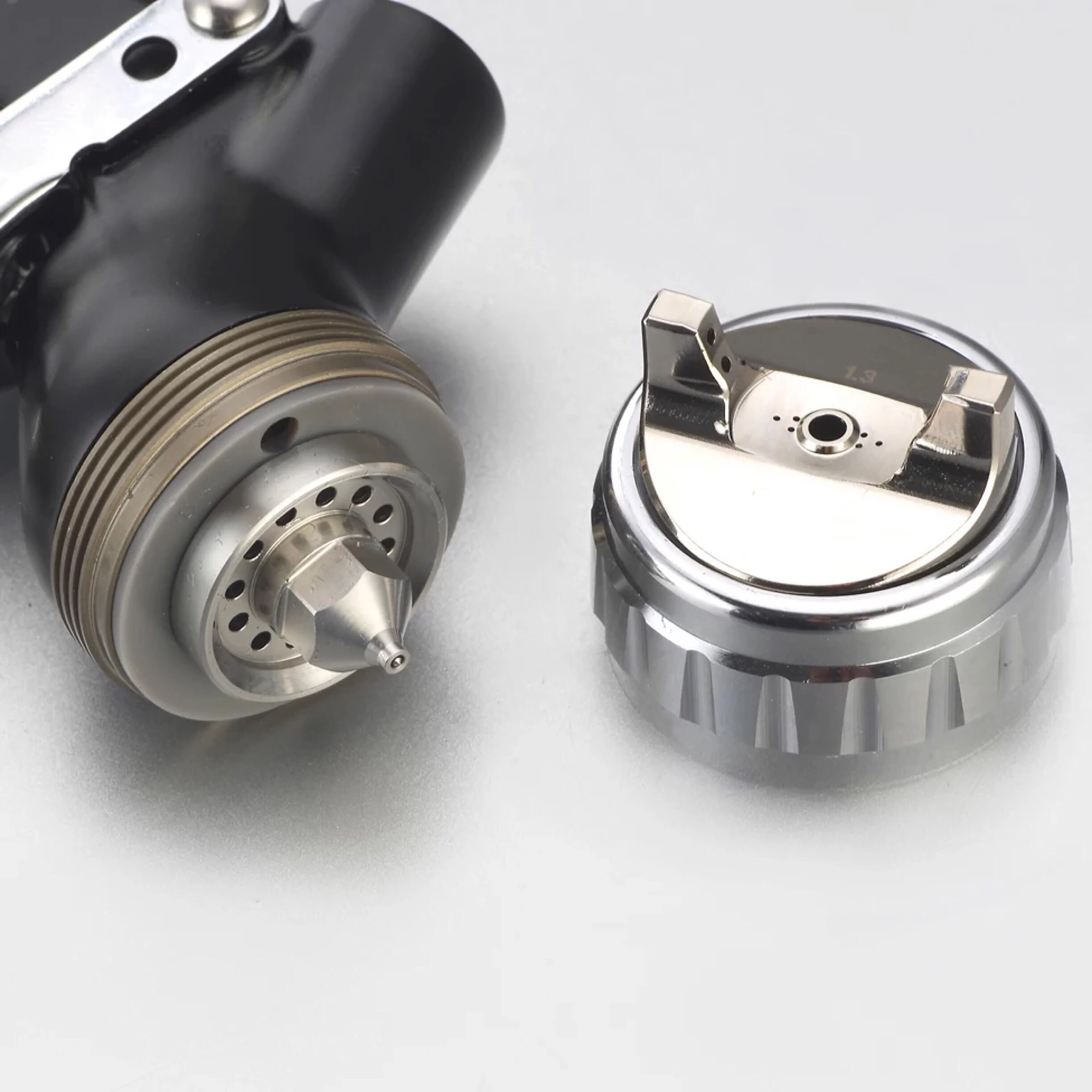 

HVLP Air pneumatic gun GTi LITE 1.3+1.4mm nozzle w/t cup Car Paint Tool Pistol Spray Gun deko environmental protection