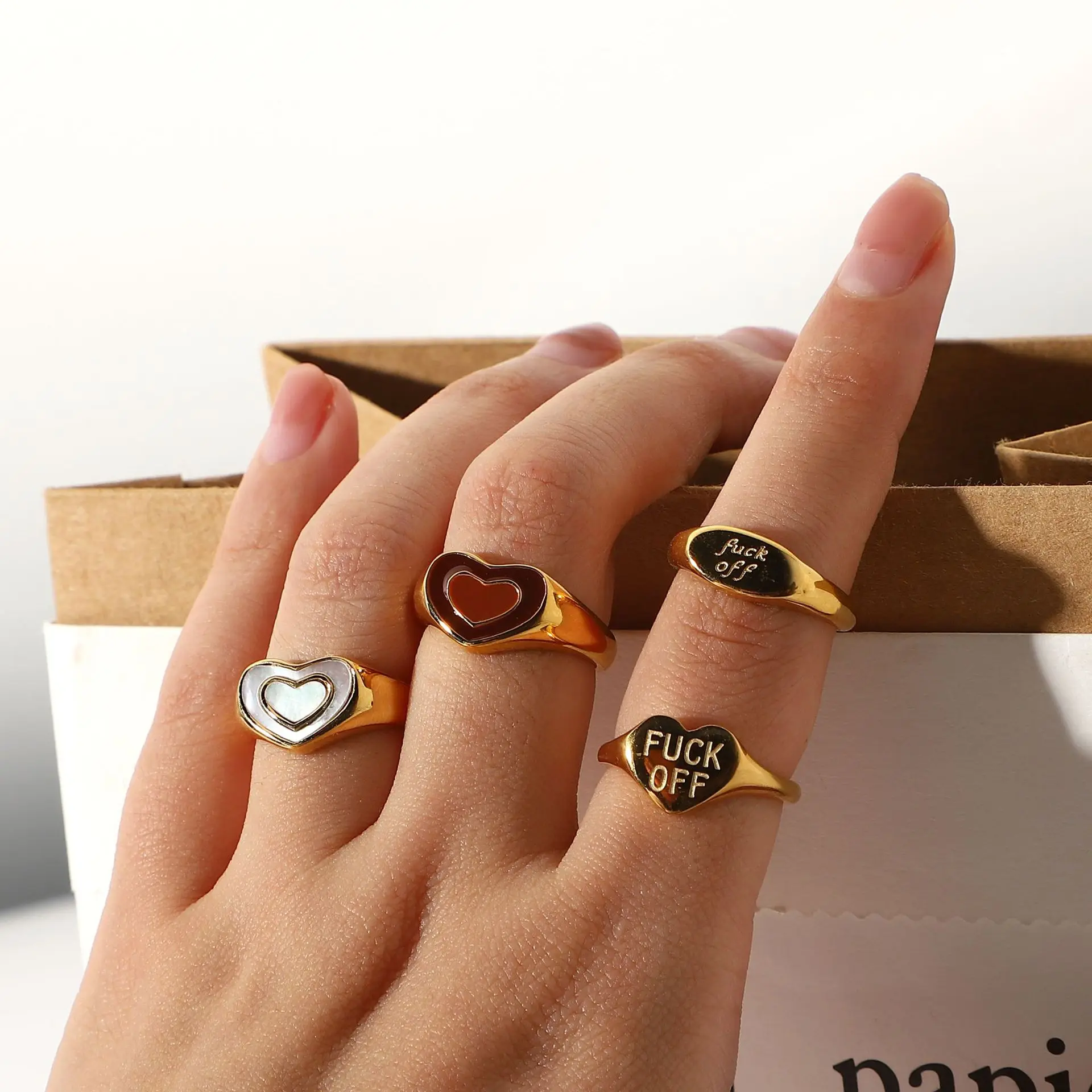 Неоновое эмалированное кольцо высокое качество позолота 18 карат Shirley Temple в форме