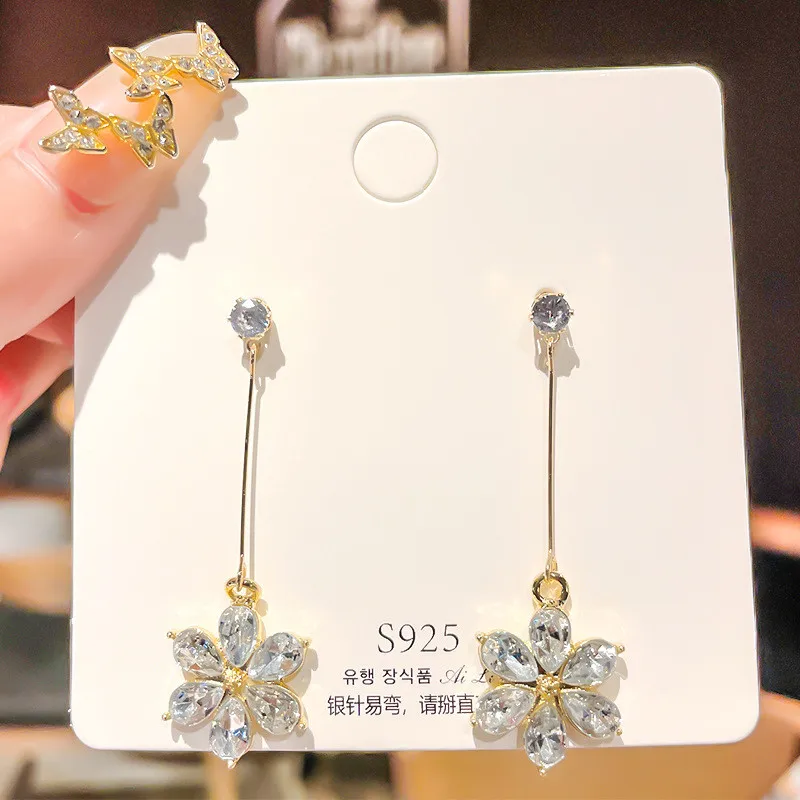 

Korean White Shell Crack Flower Petal Drop Earrings For Women 2021 New Cute Sweet Irregular Earrings Trendy Jewelry Gift
