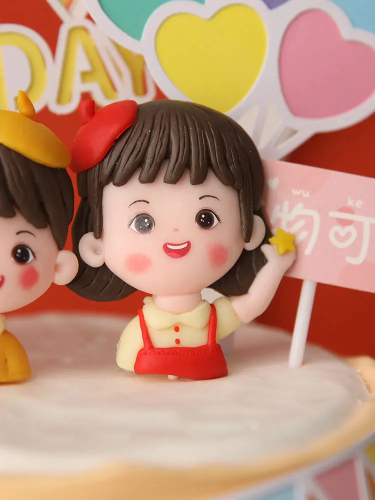 Желтого и красного цветов одежда с изображением персонажей из мультфильмов для