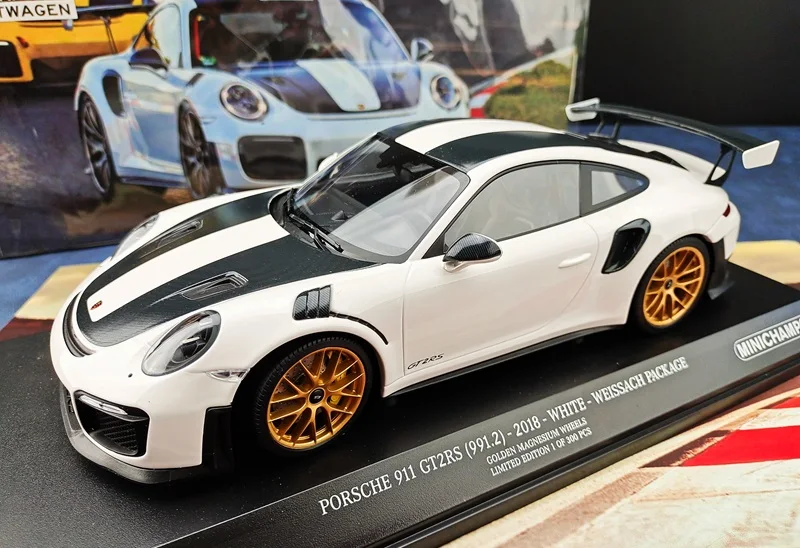 

Minichamps 1:18 Porsche 911 GT2 RS Weissach Package Alloy Car Model Limited