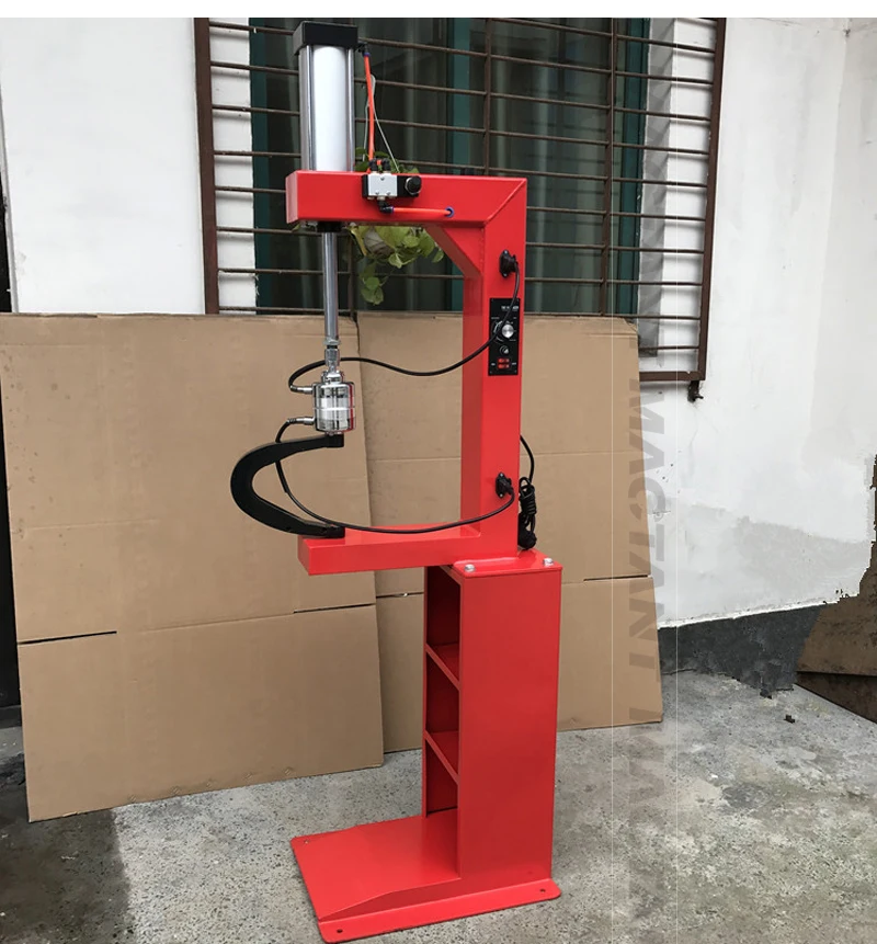 Вертикальный гомотермический автомобильный вулканизирующий станок для