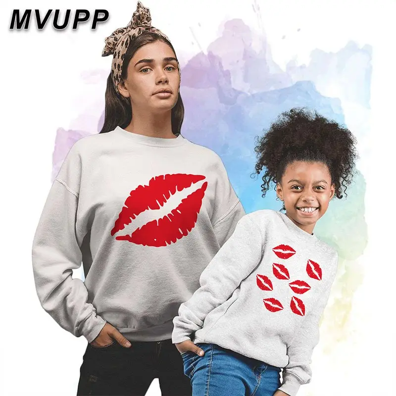 Одинаковый комплект для всей семьи свитшоты мамы и дочки розовые милые детские