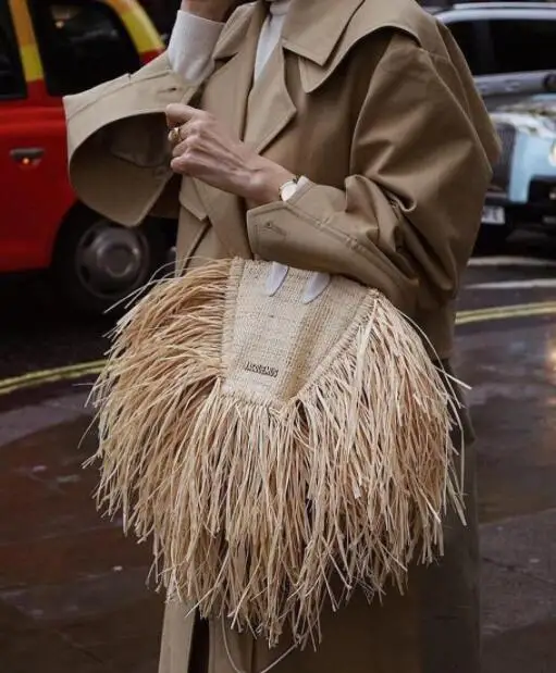 

New Hand-woven Simple Girl Messenger Bags Women's Shoulder bag Travel Vacation Beach Bags Lady Handbags Female Tassel Bag