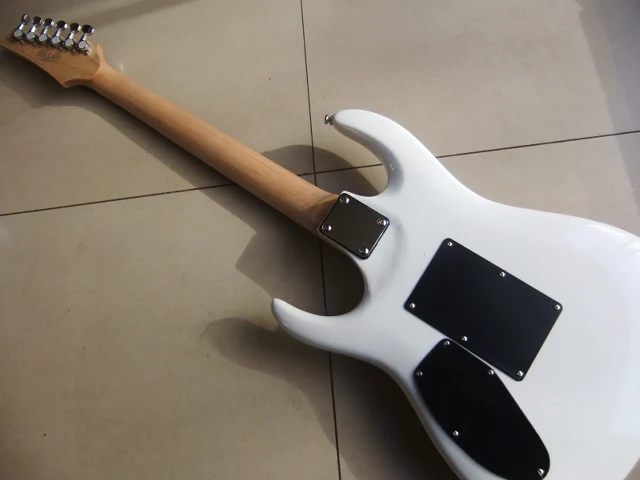 Оптовая продажа партиями по 6 строка Электрогитары серии JS JPM100 в белом цвете